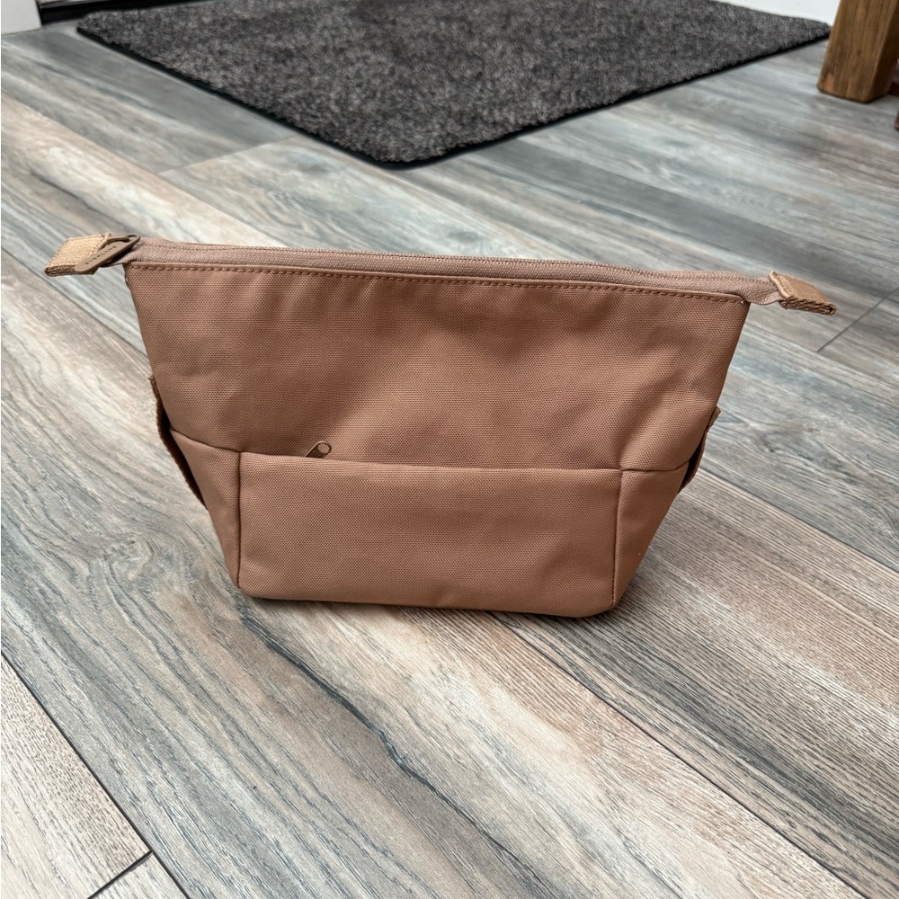Everlane InTransit Catch All Case
